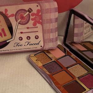 Too Faced That’s My Jam Palette with Pink and Gold Hues